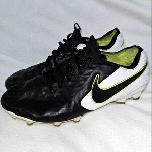 Nike Tiempo Legend 8 Elite Soccer Cleats